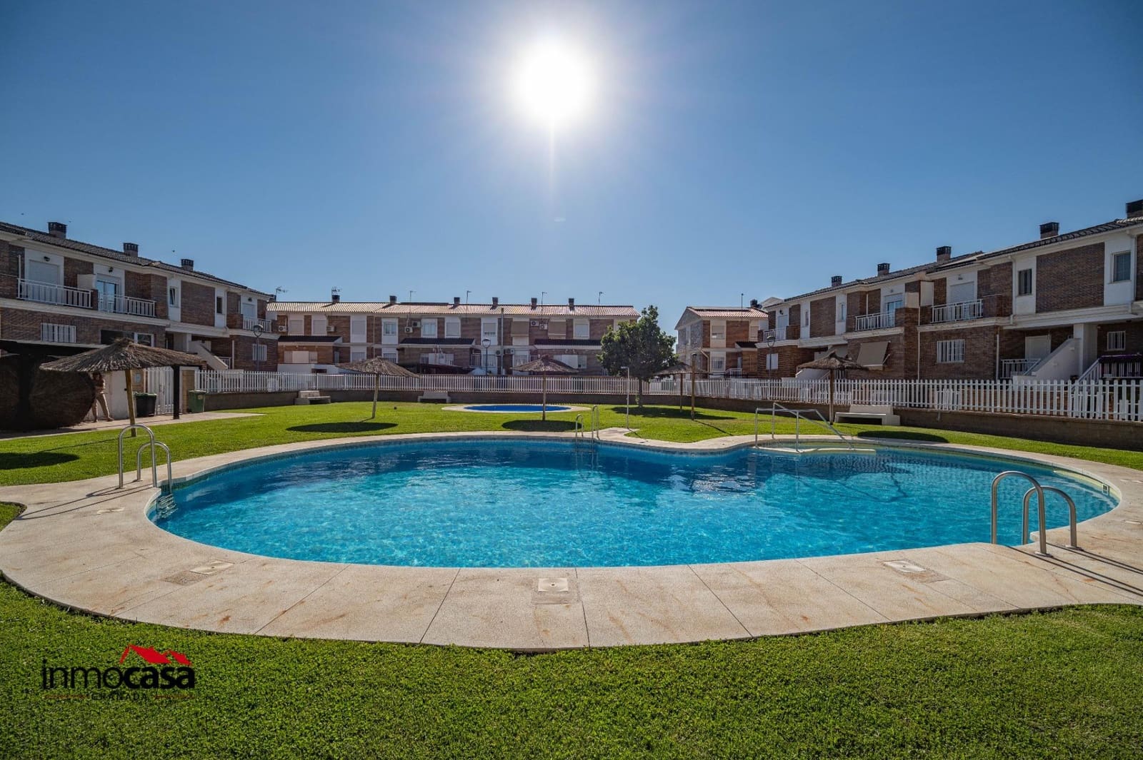 4 quarto Moradia em Banda para venda em Belicena com piscina garagem - 259 000 € (Ref: 9878991)