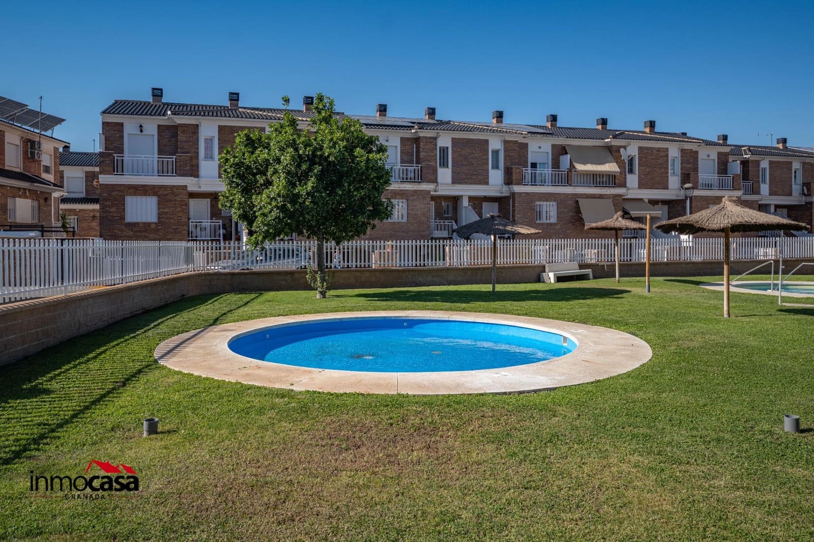 4 quarto Moradia em Banda para venda em Belicena com piscina garagem - 259 000 € (Ref: 9878991)