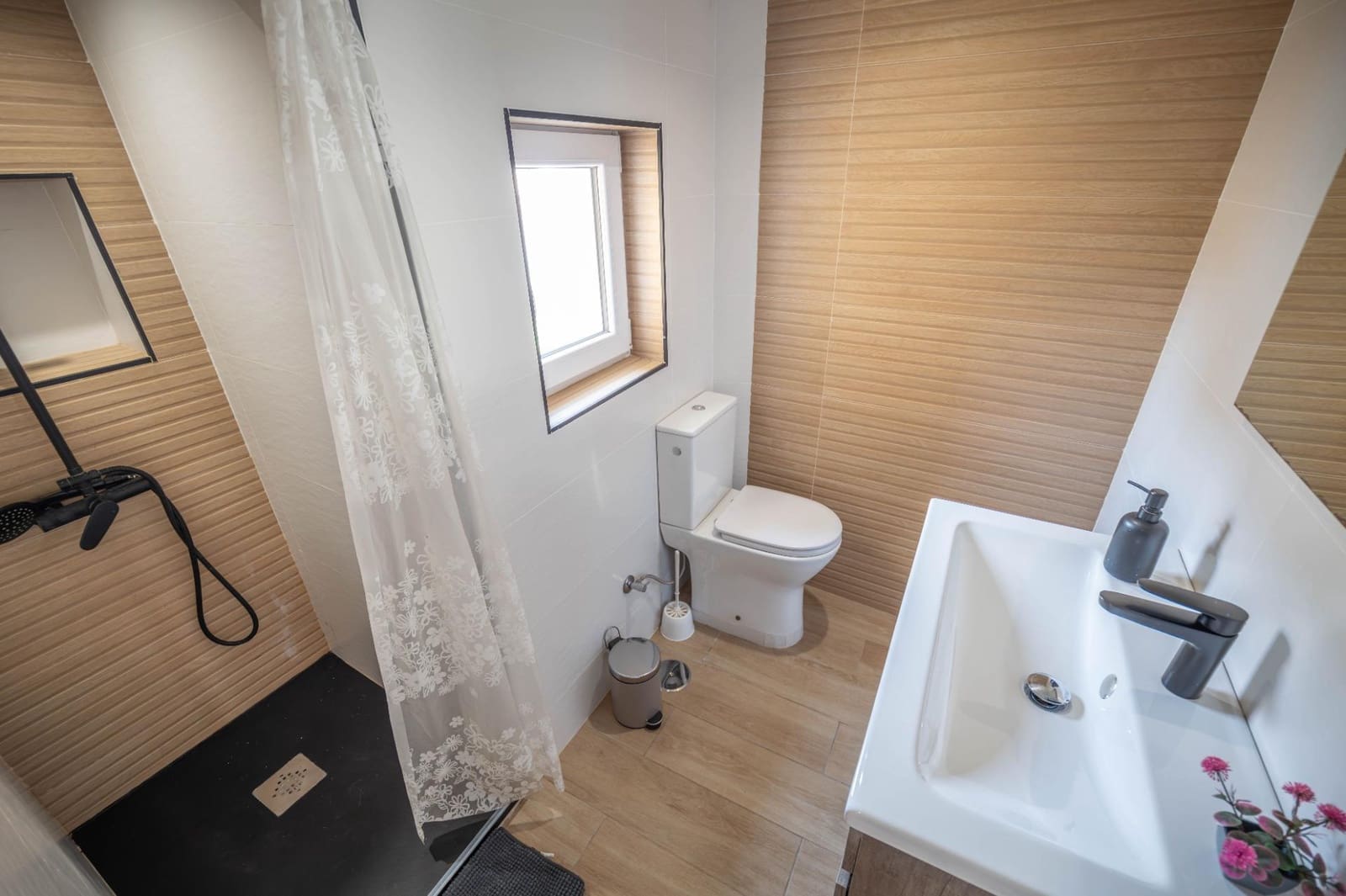 2 Zimmer Wohnung zu verkaufen in Granada Stadt - 165.000 € (Ref: 9892505)