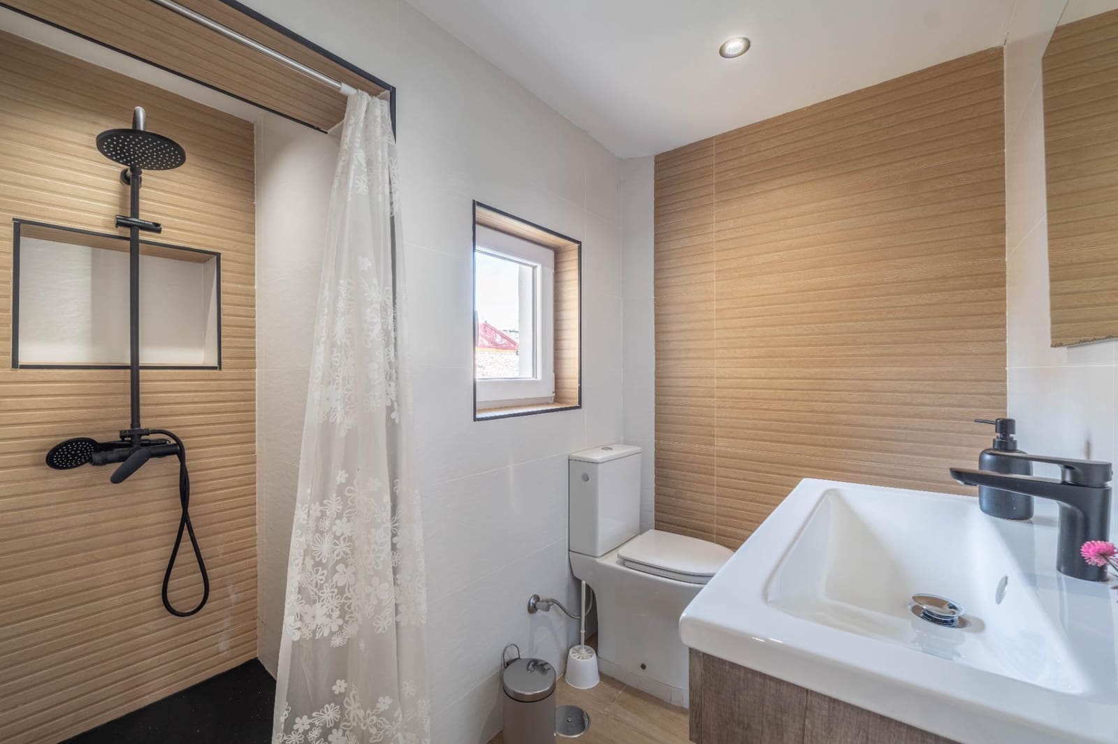2 Zimmer Wohnung zu verkaufen in Granada Stadt - 165.000 € (Ref: 9892505)