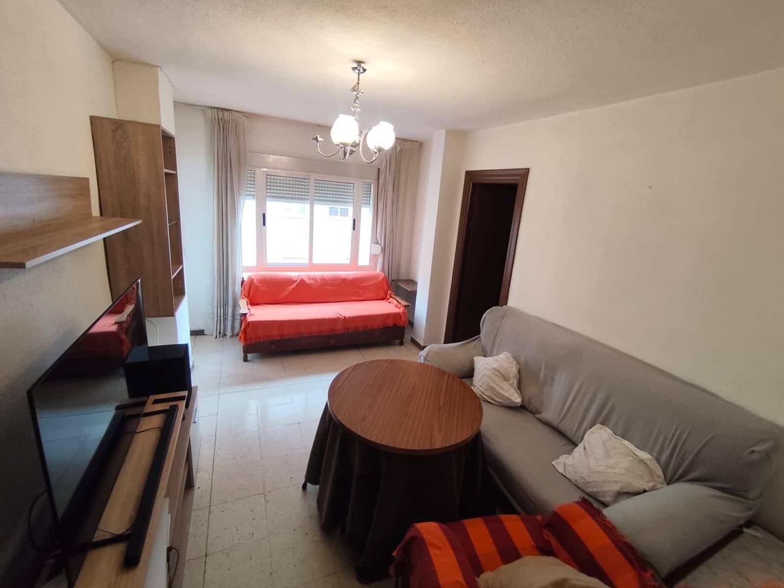 3 soveværelse Lejlighed til leje i Granada by - € 900 (Ref: 9892506)