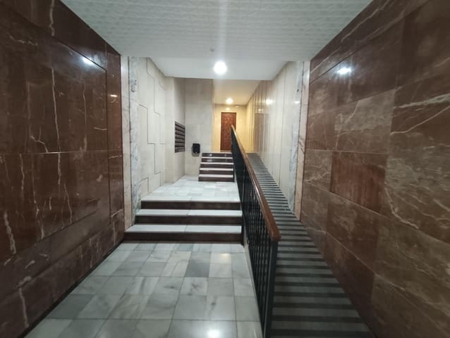 3 camera da letto Appartamento da affittare in Granada città - 900 € (Rif: 9892506)