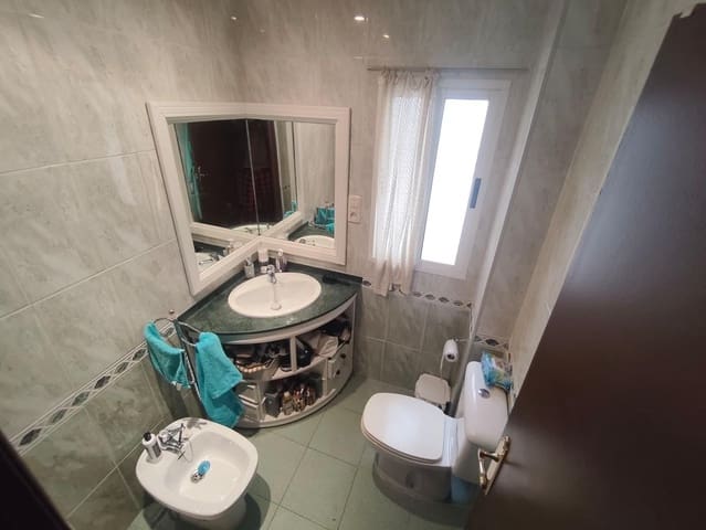 3 camera da letto Appartamento da affittare in Granada città - 900 € (Rif: 9892506)