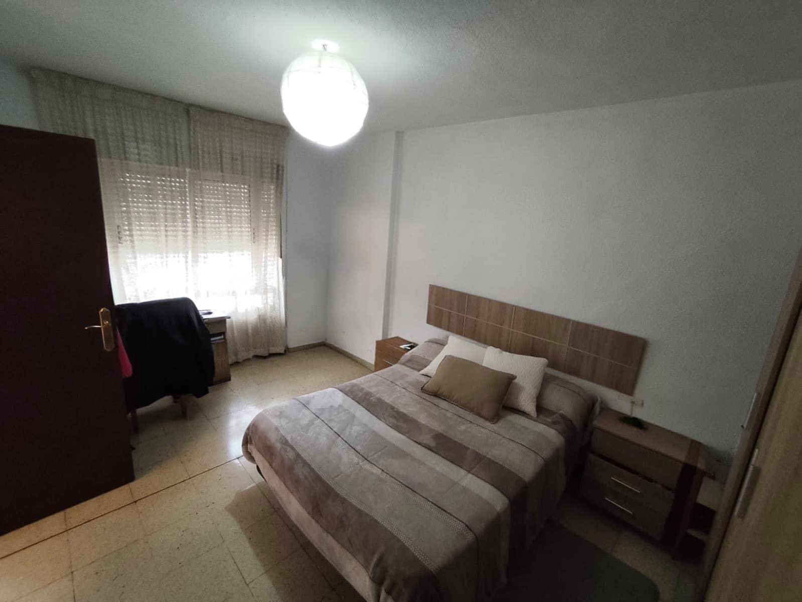 3 soveværelse Lejlighed til leje i Granada by - € 900 (Ref: 9892506)