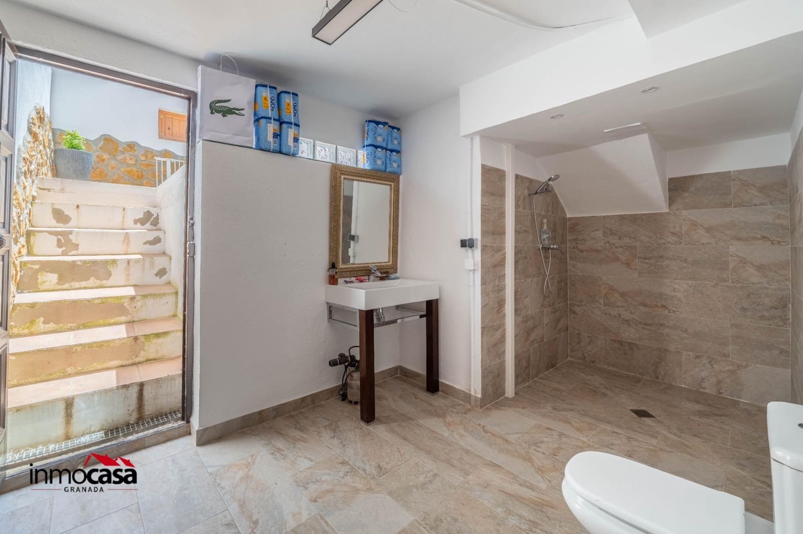 3 slaapkamer Halfvrijstaande villa te koop in Jun met zwembad garage - € 255.000 (Ref: 9894052)