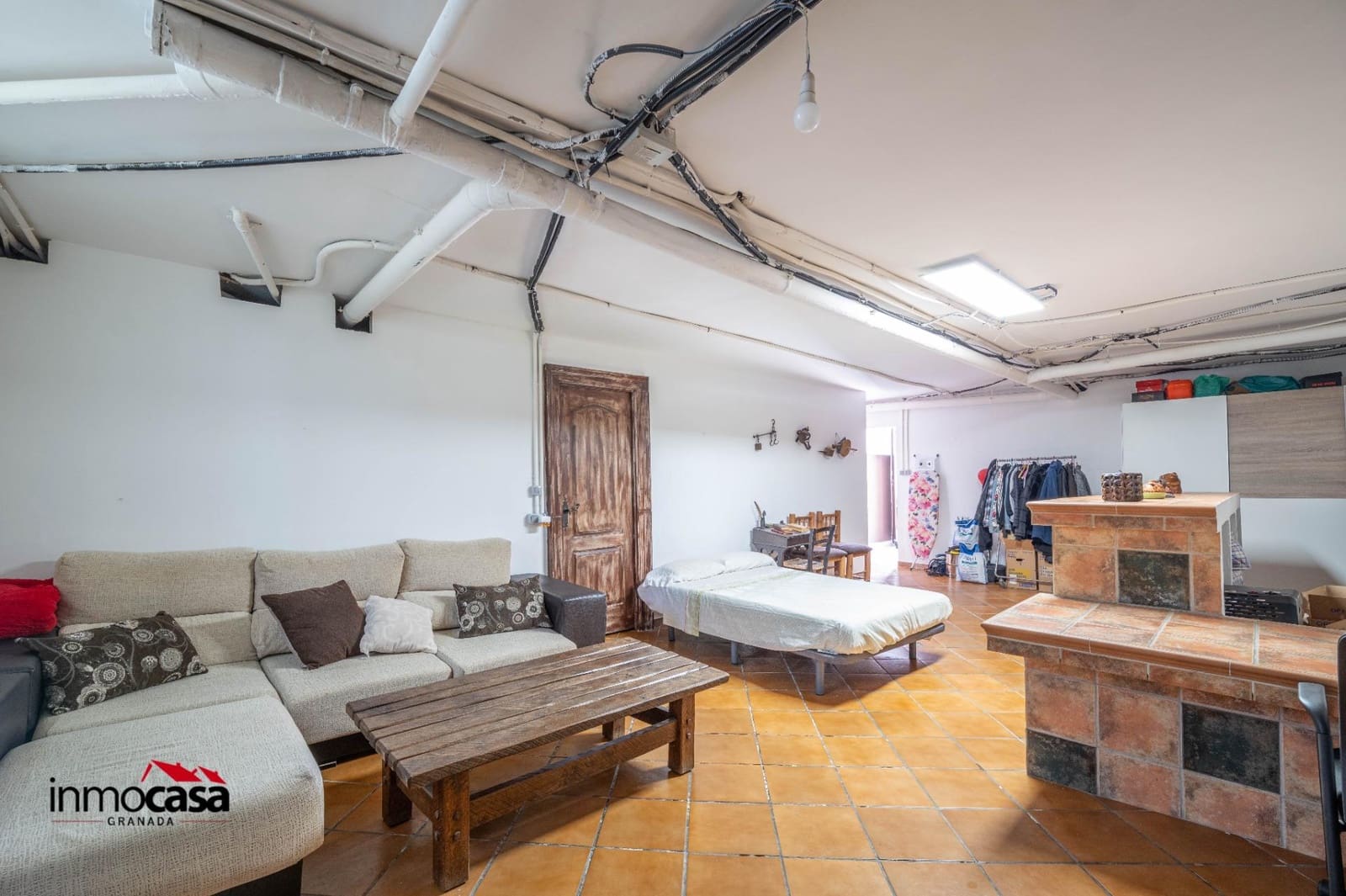3 slaapkamer Halfvrijstaande villa te koop in Jun met zwembad garage - € 255.000 (Ref: 9894052)