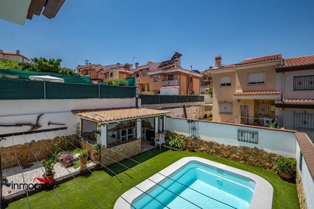 3 slaapkamer Halfvrijstaande villa te koop in Jun met zwembad garage - € 255.000 (Ref: 9894052)