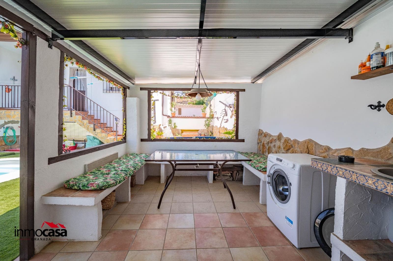3 slaapkamer Halfvrijstaande villa te koop in Jun met zwembad garage - € 255.000 (Ref: 9894052)