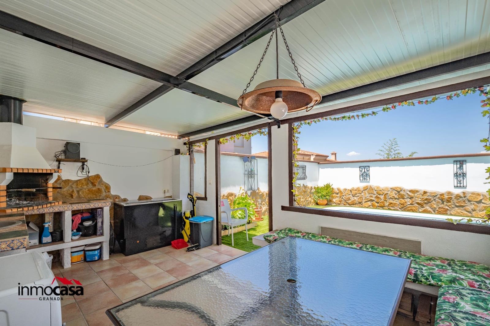 3 slaapkamer Halfvrijstaande villa te koop in Jun met zwembad garage - € 255.000 (Ref: 9894052)