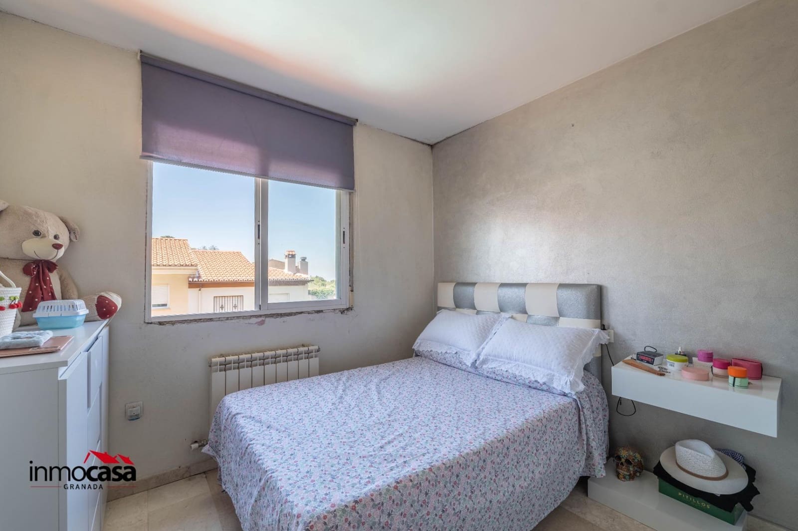 3 slaapkamer Halfvrijstaande villa te koop in Jun met zwembad garage - € 255.000 (Ref: 9894052)