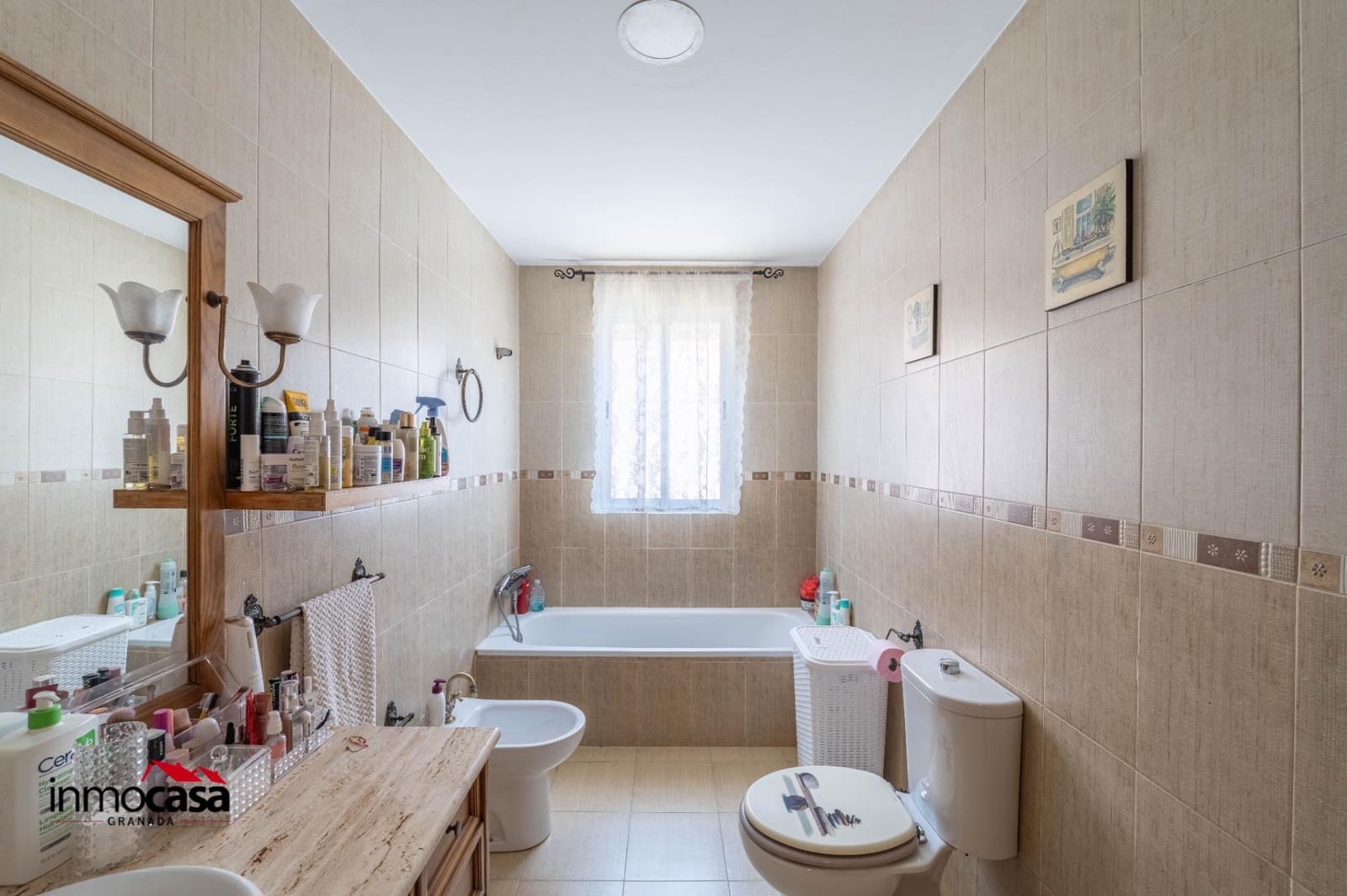 3 slaapkamer Halfvrijstaande villa te koop in Jun met zwembad garage - € 255.000 (Ref: 9894052)