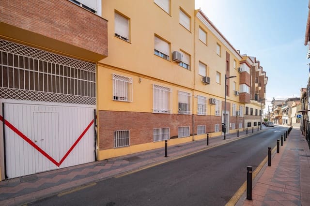 Piso de 3 habitaciones en Armilla en venta - 189.000 € (Ref: 9896475)