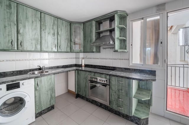 Piso de 3 habitaciones en Armilla en venta - 189.000 € (Ref: 9896475)