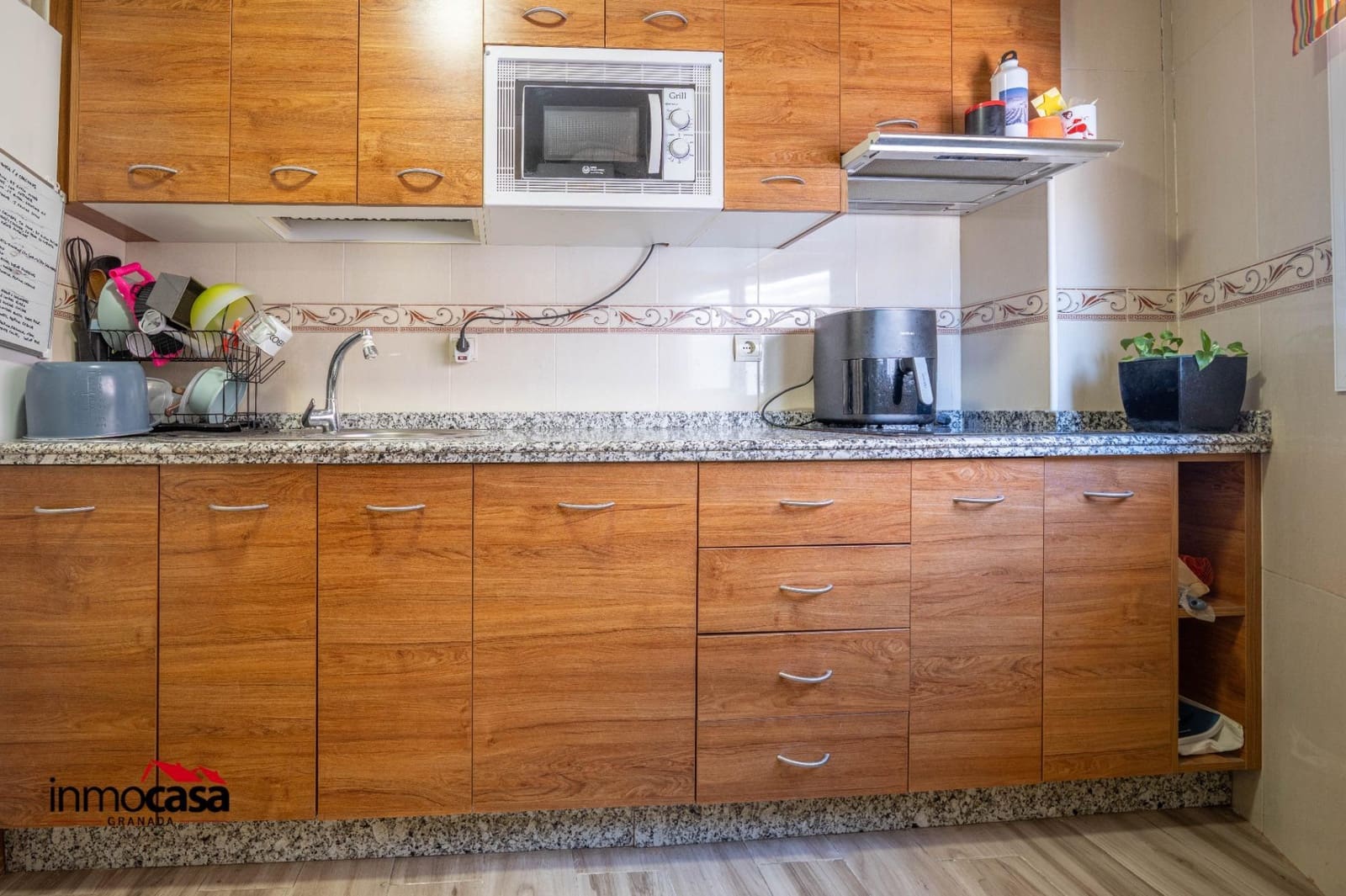 2 slaapkamer Flat te koop in La Zubia met garage - € 156.000 (Ref: 9898939)
