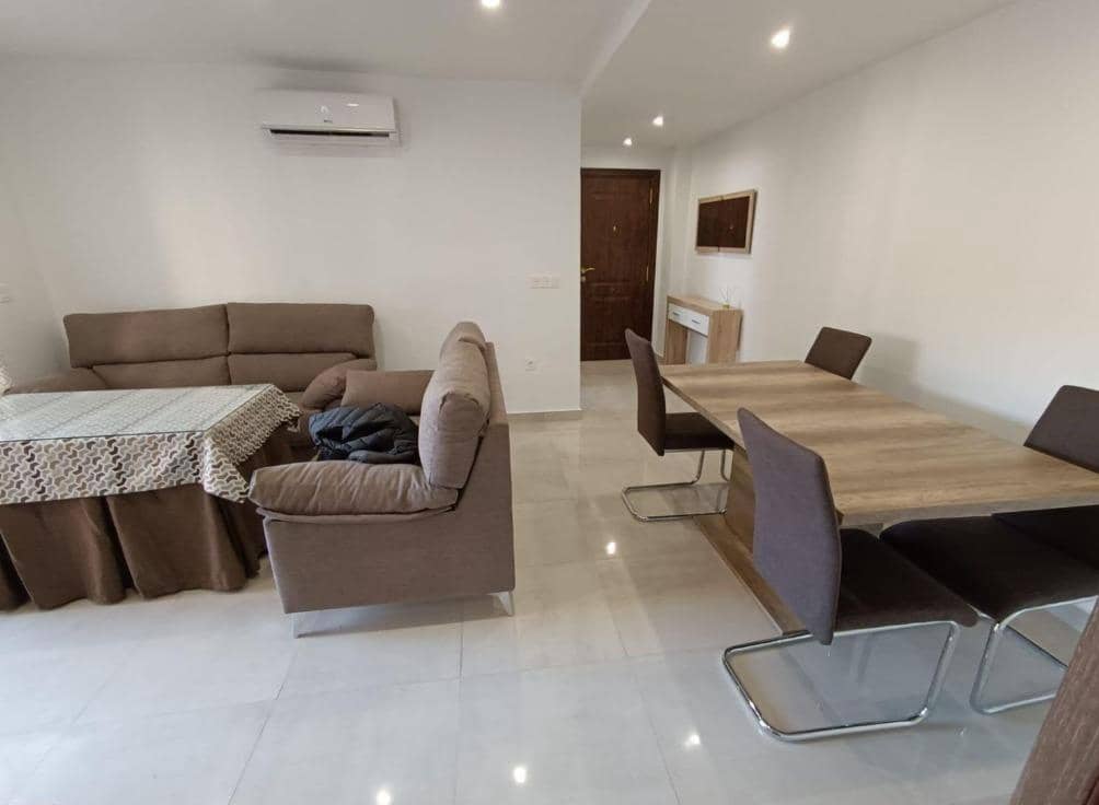 3 bedroom Flat for rent in Granada city - € 850 (Ref: 9908123)