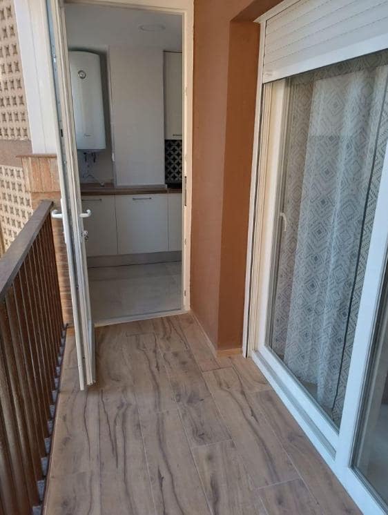 3 bedroom Flat for rent in Granada city - € 850 (Ref: 9908123)