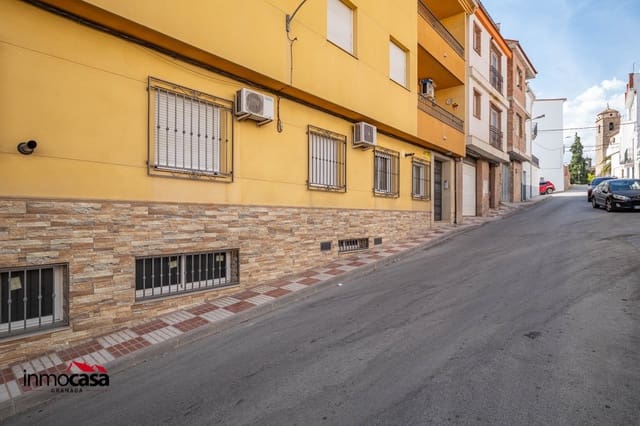 3 bedroom Flat for sale in Noalejo with garage - € 90,000 (Ref: 9908125)