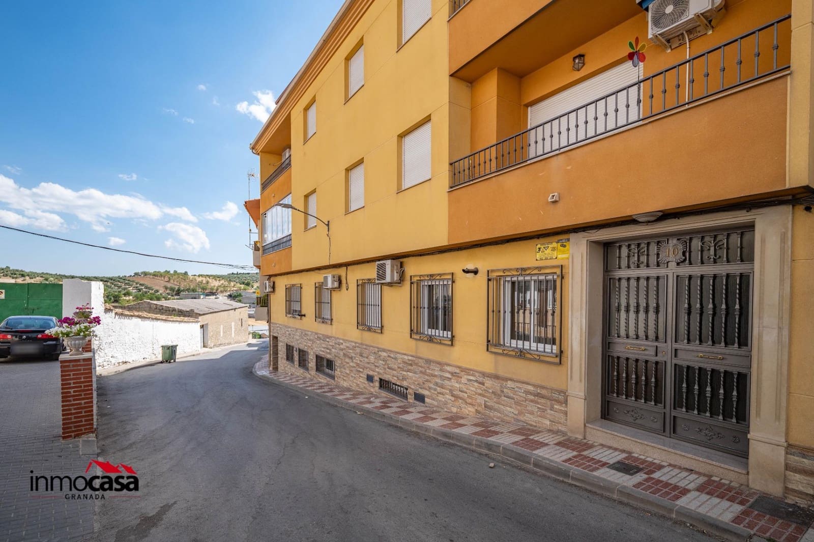 3 bedroom Flat for sale in Noalejo with garage - € 90,000 (Ref: 9908125)