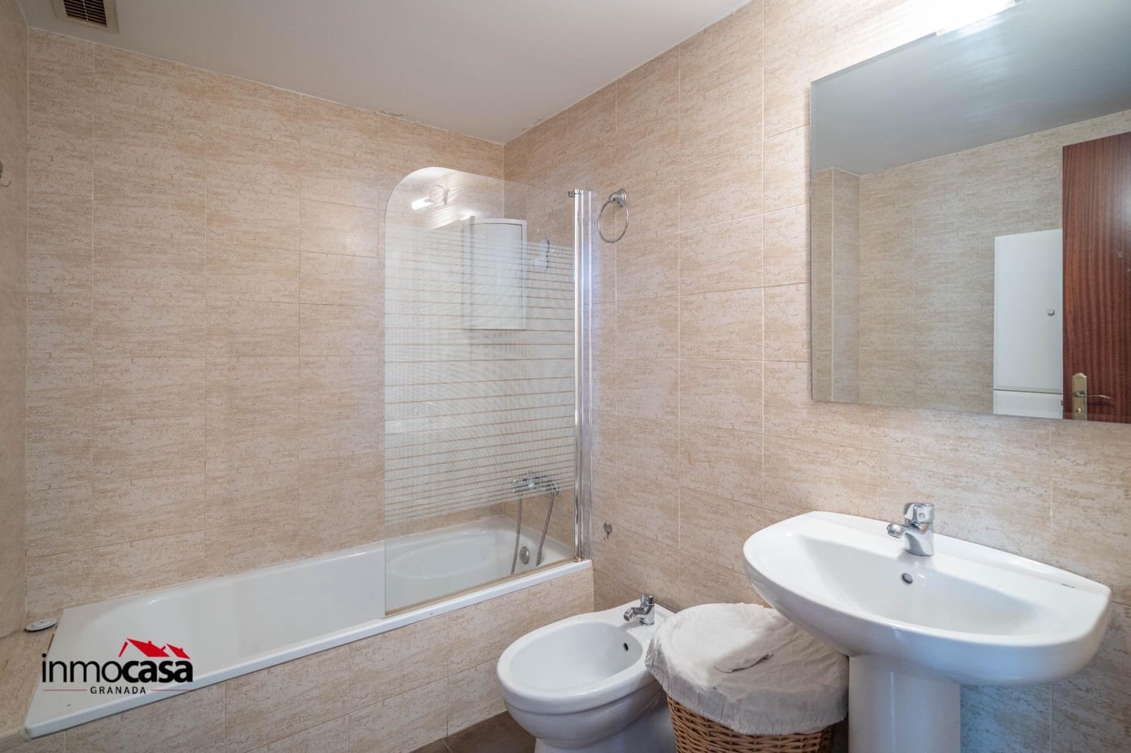 3 sovrum Lägenhet till salu i Granada stad med garage - 159 500 € (Ref: 9913300)
