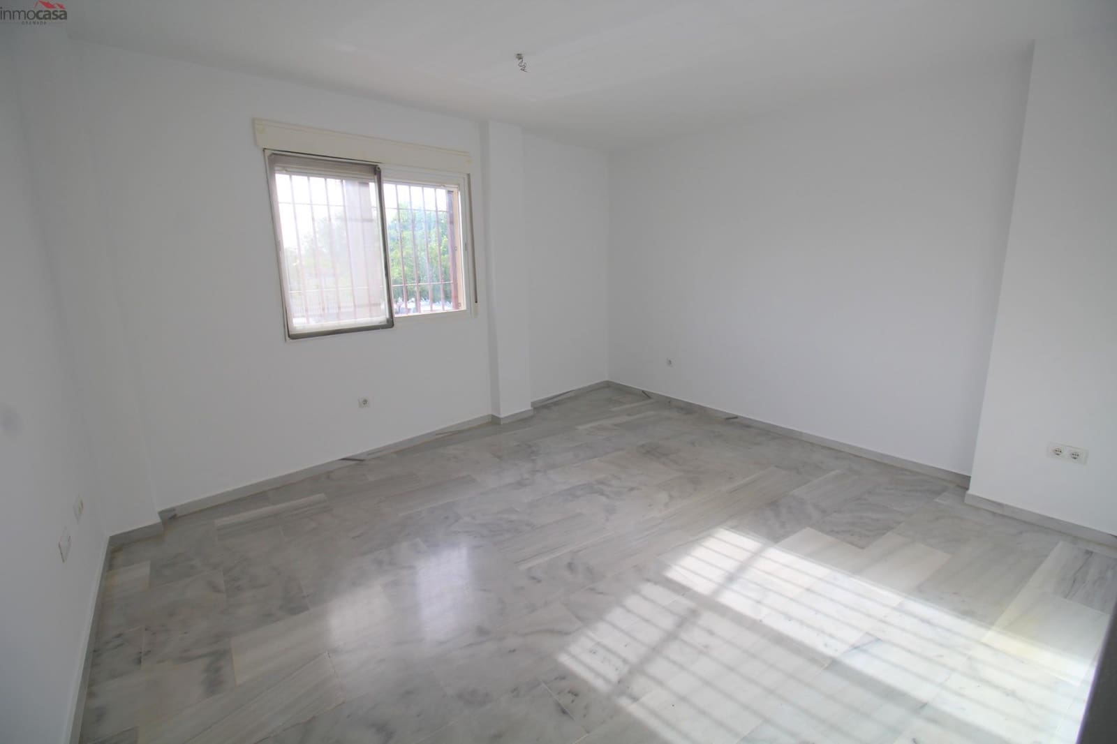 3 quarto Apartamento para arrendar em Armilla - 550 € (Ref: 9915991)
