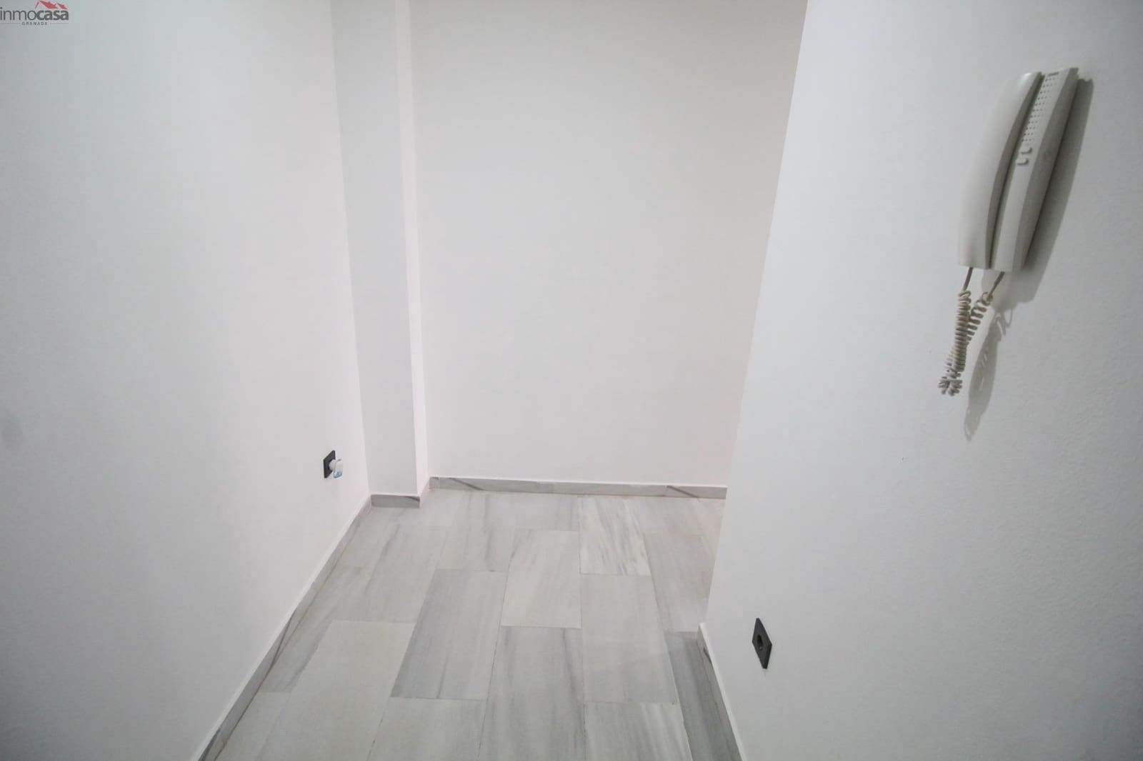 3 quarto Apartamento para arrendar em Armilla - 550 € (Ref: 9915991)