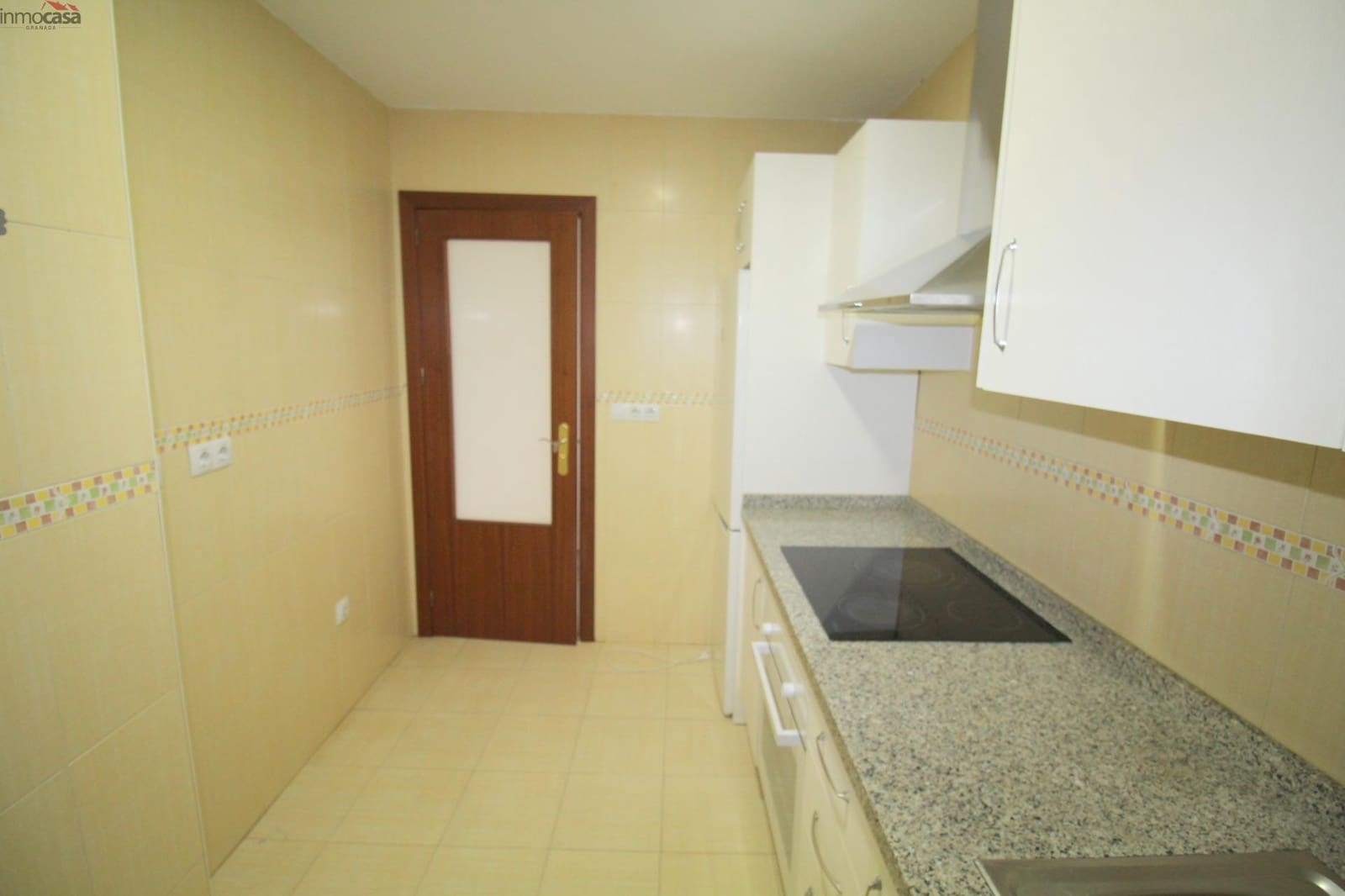 3 quarto Apartamento para arrendar em Armilla - 550 € (Ref: 9915991)