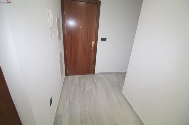 3 soveværelse Lejlighed til leje i Armilla - € 550 (Ref: 9915991)