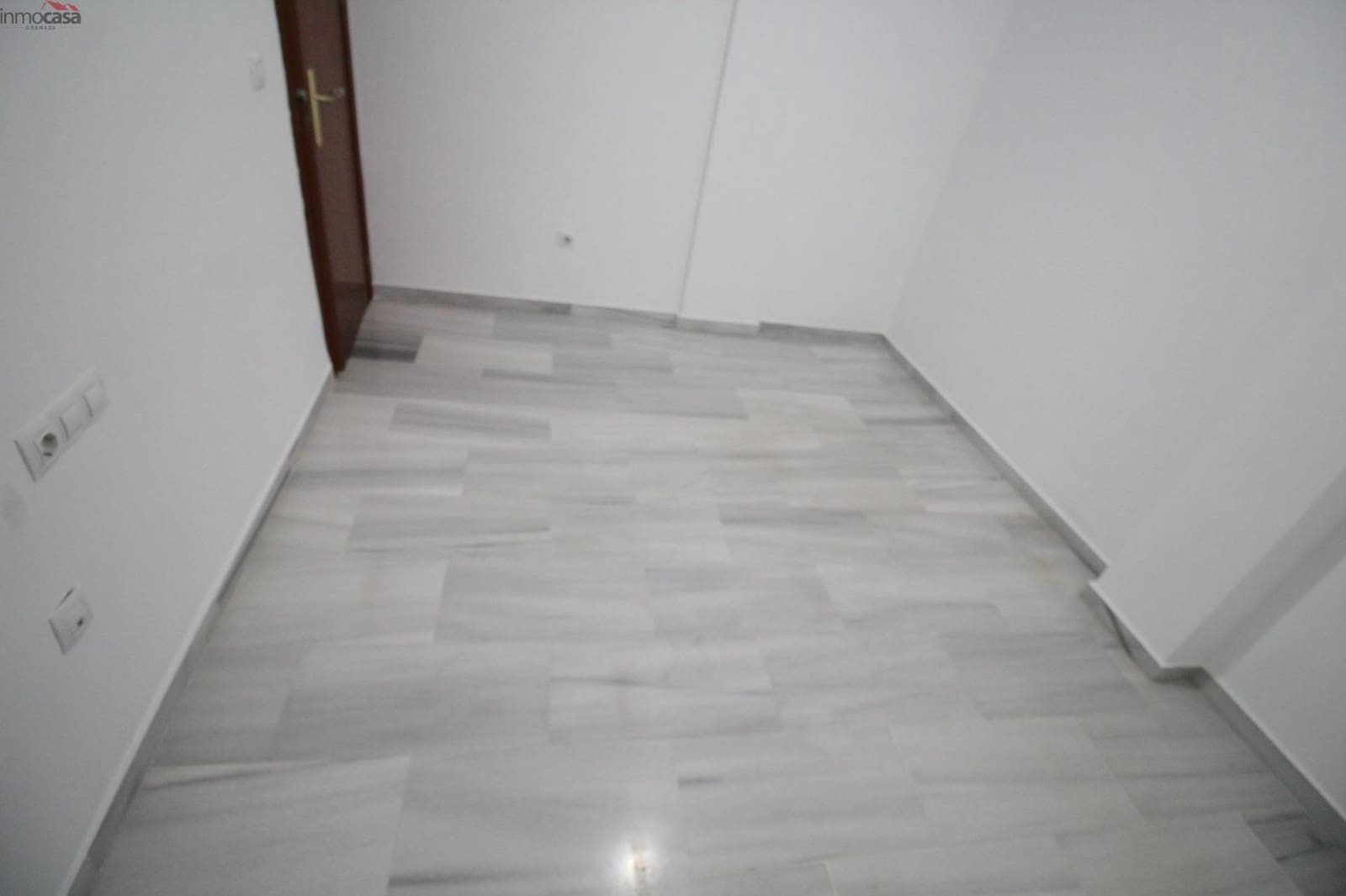 3 quarto Apartamento para arrendar em Armilla - 550 € (Ref: 9915991)