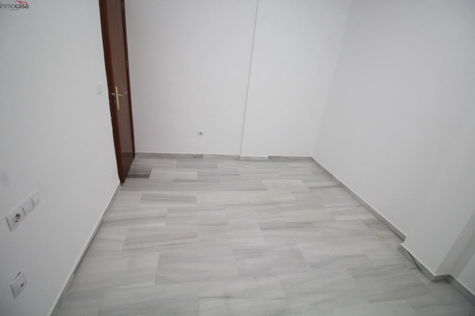 3 quarto Apartamento para arrendar em Armilla - 550 € (Ref: 9915991)