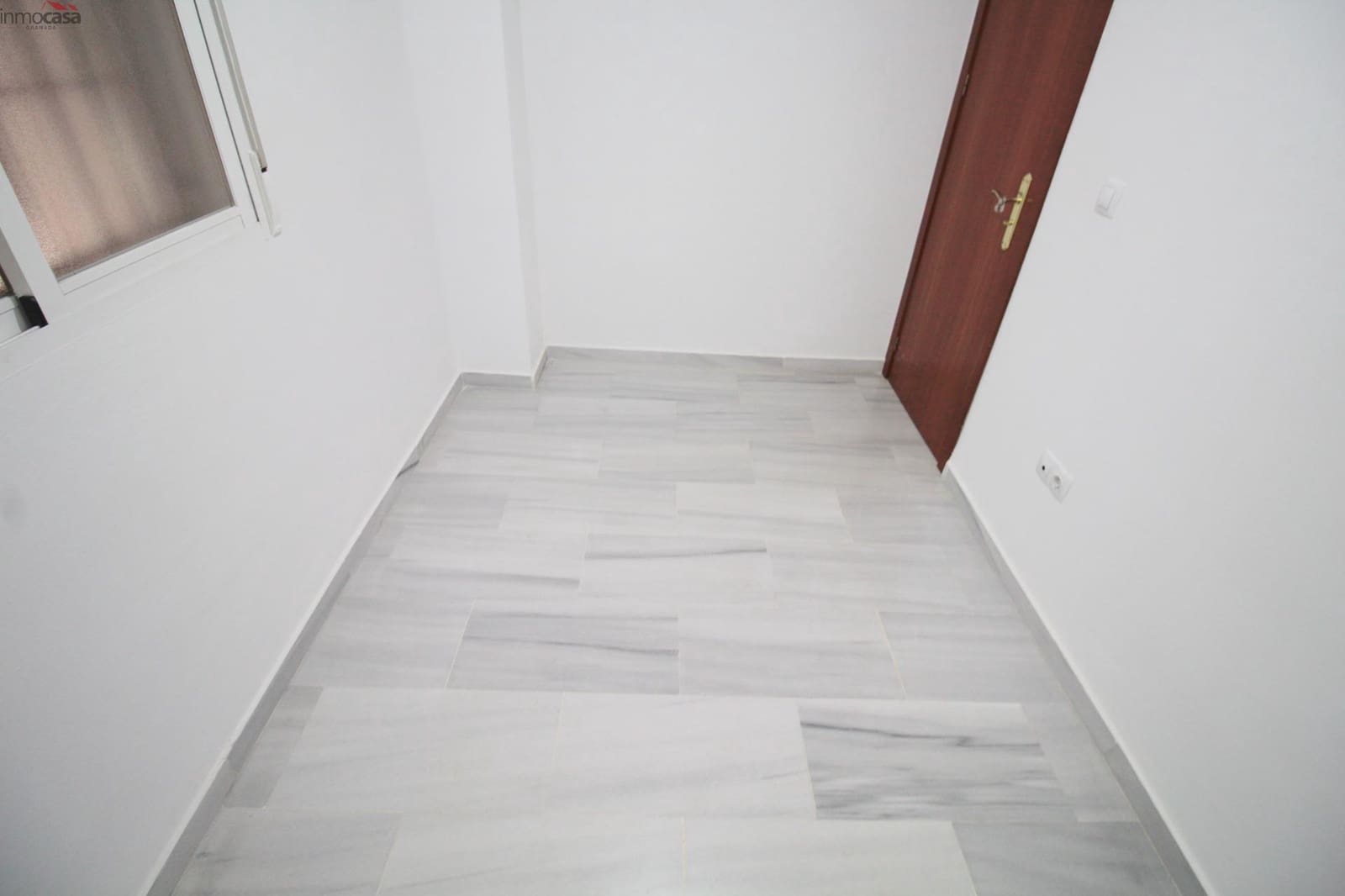 3 quarto Apartamento para arrendar em Armilla - 550 € (Ref: 9915991)