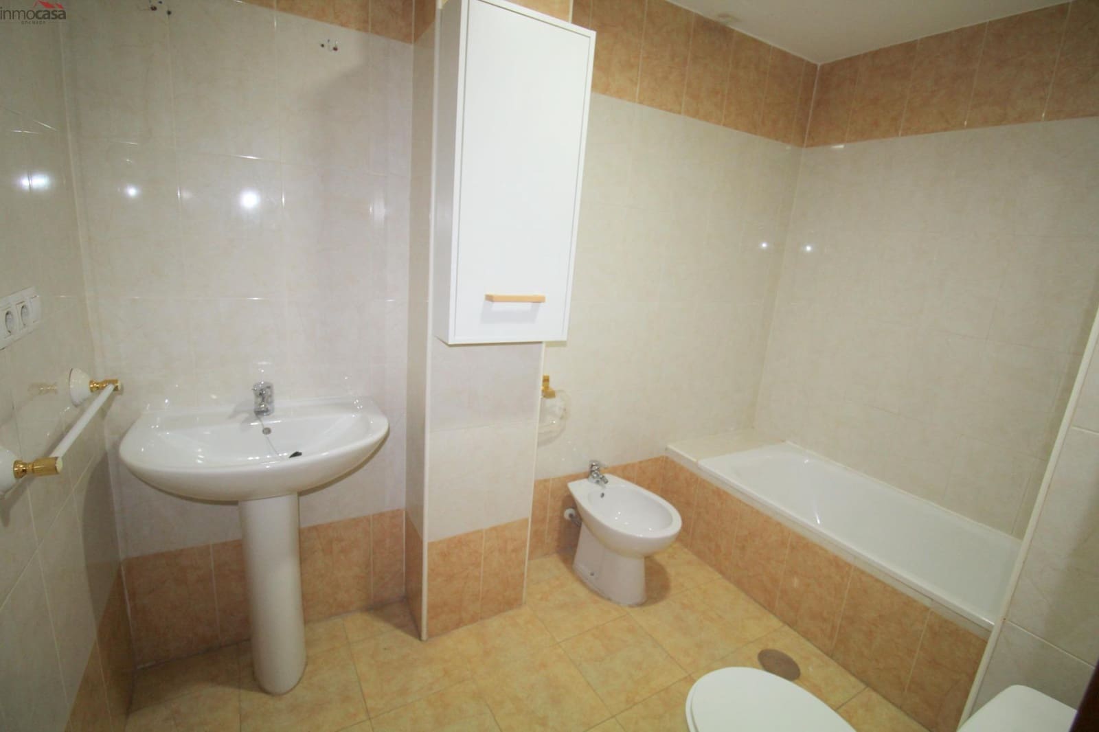 3 quarto Apartamento para arrendar em Armilla - 550 € (Ref: 9915991)