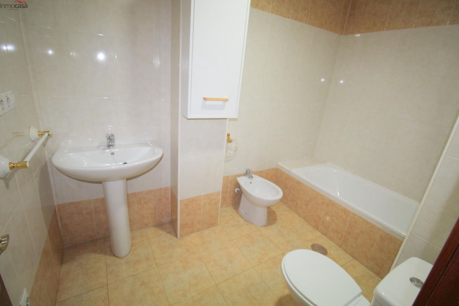 3 quarto Apartamento para arrendar em Armilla - 550 € (Ref: 9915991)