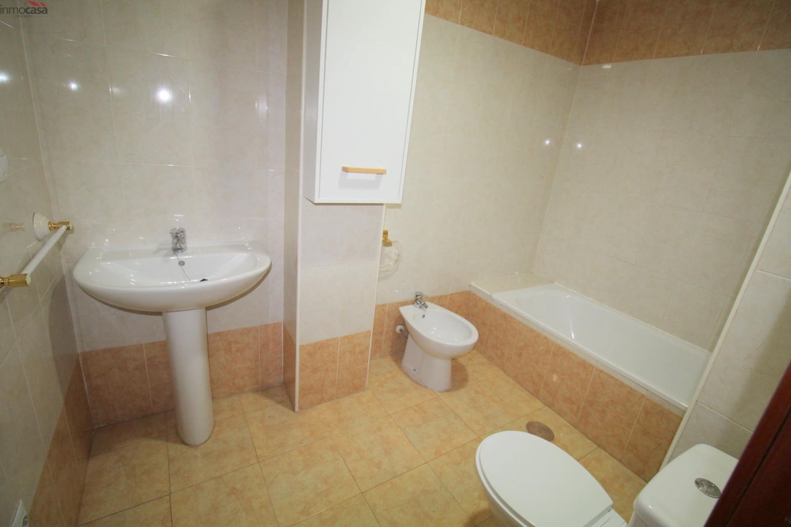 3 quarto Apartamento para arrendar em Armilla - 550 € (Ref: 9915991)