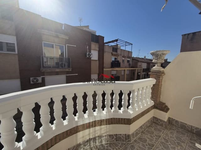 Ático de 4 habitaciones en Armilla en alquiler - 1.000 € (Ref: 9922445)