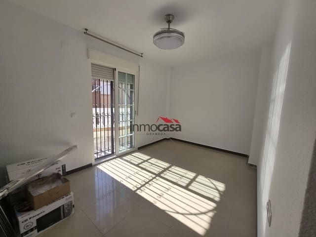 Ático de 4 habitaciones en Armilla en alquiler - 1.000 € (Ref: 9922445)