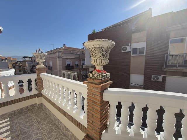 Ático de 4 habitaciones en Armilla en alquiler - 1.000 € (Ref: 9922445)