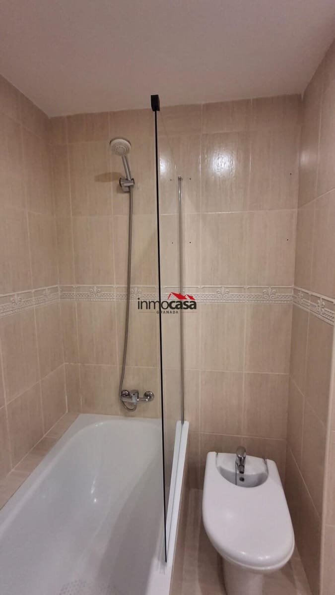 3 camera da letto Appartamento da affittare in Granada citta - 900 € (Rif: 9927551)