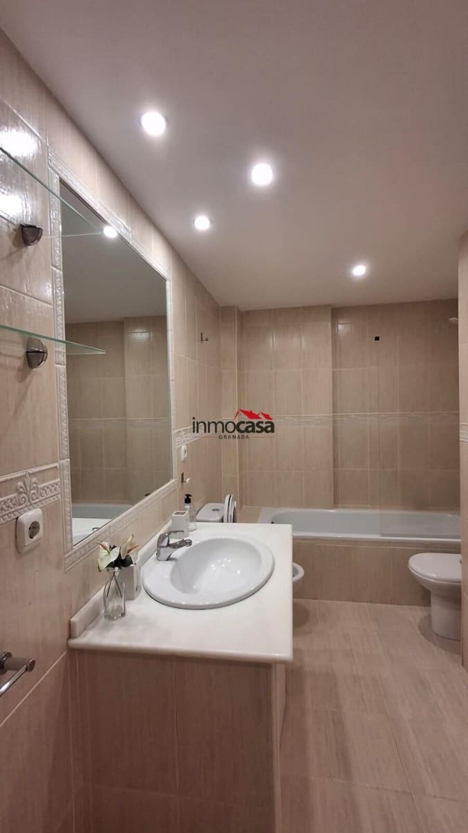 3 camera da letto Appartamento da affittare in Granada citta - 900 € (Rif: 9927551)