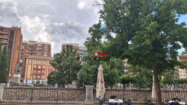 3 quarto Apartamento para arrendar em San Matías - Realejo, Granada cidade - 900 € (Ref: 9927551)