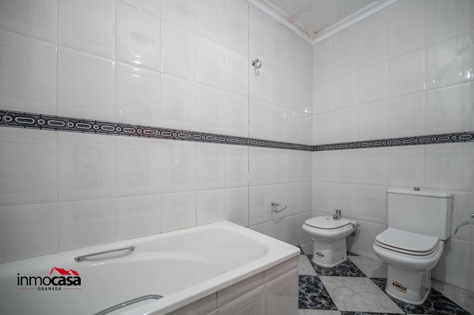 5 bedroom Townhouse for sale in Luque - € 160,000 (Ref: 9927552)