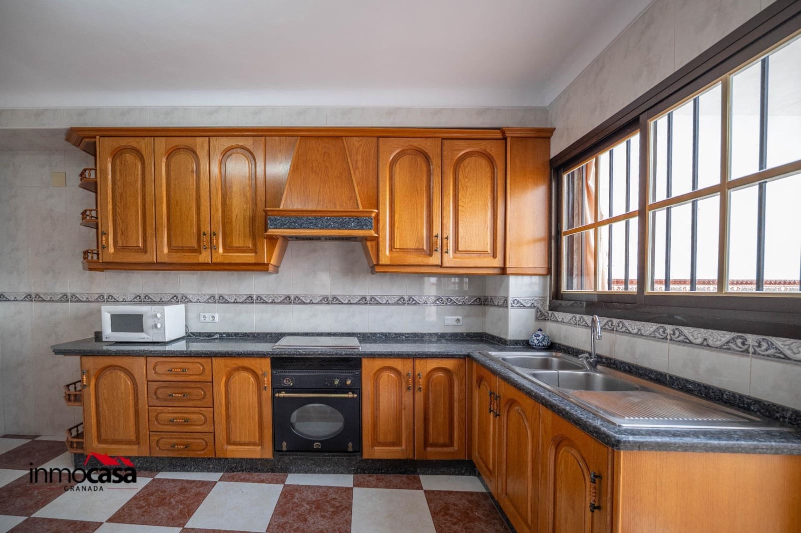 5 bedroom Townhouse for sale in Luque - € 160,000 (Ref: 9927552)