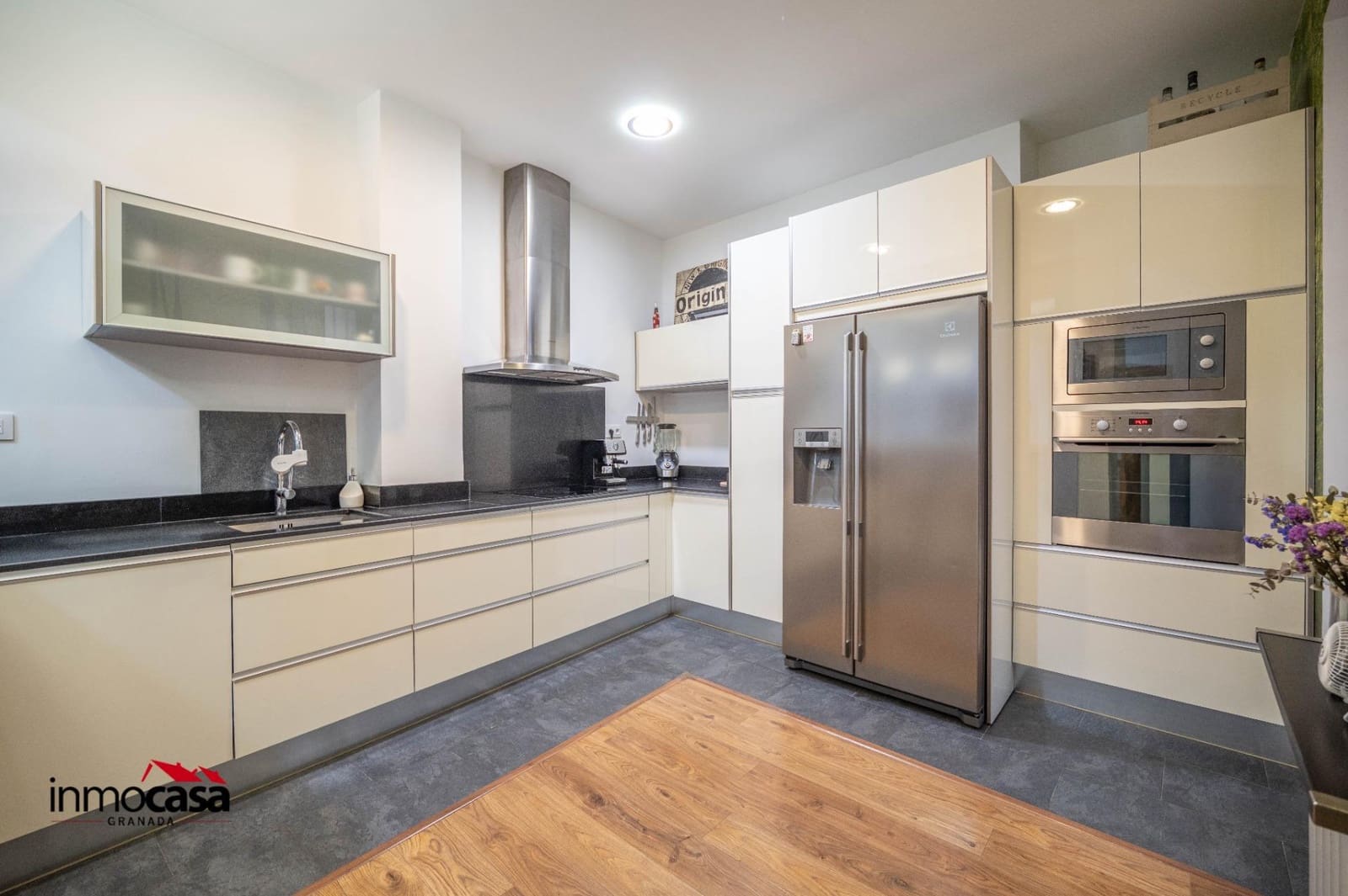 4 slaapkamer Appartement te koop in Granada stad met garage - € 520.000 (Ref: 9942652)