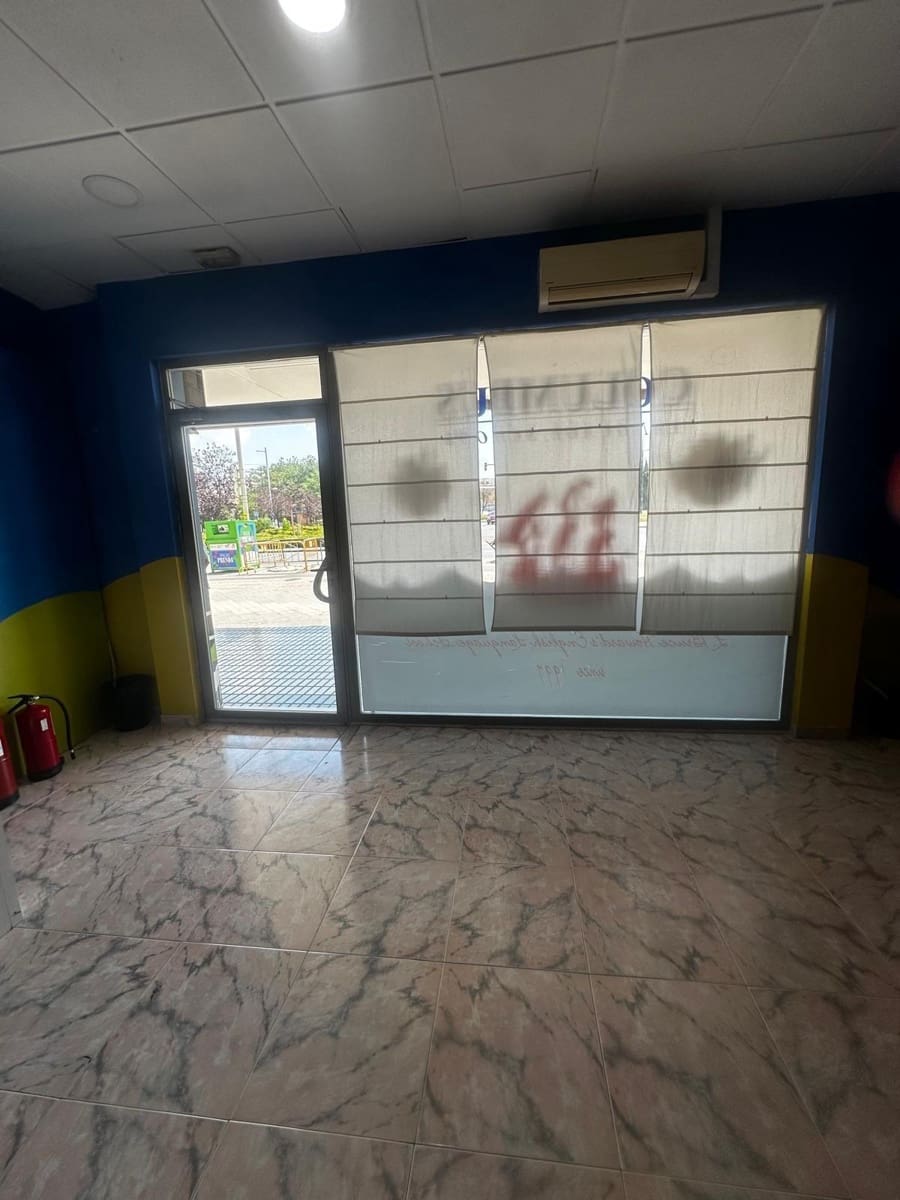 4 sypialnia Biznes do wynajęcia w Miasto Grenada - 1 600 € (Ref: 9948059)