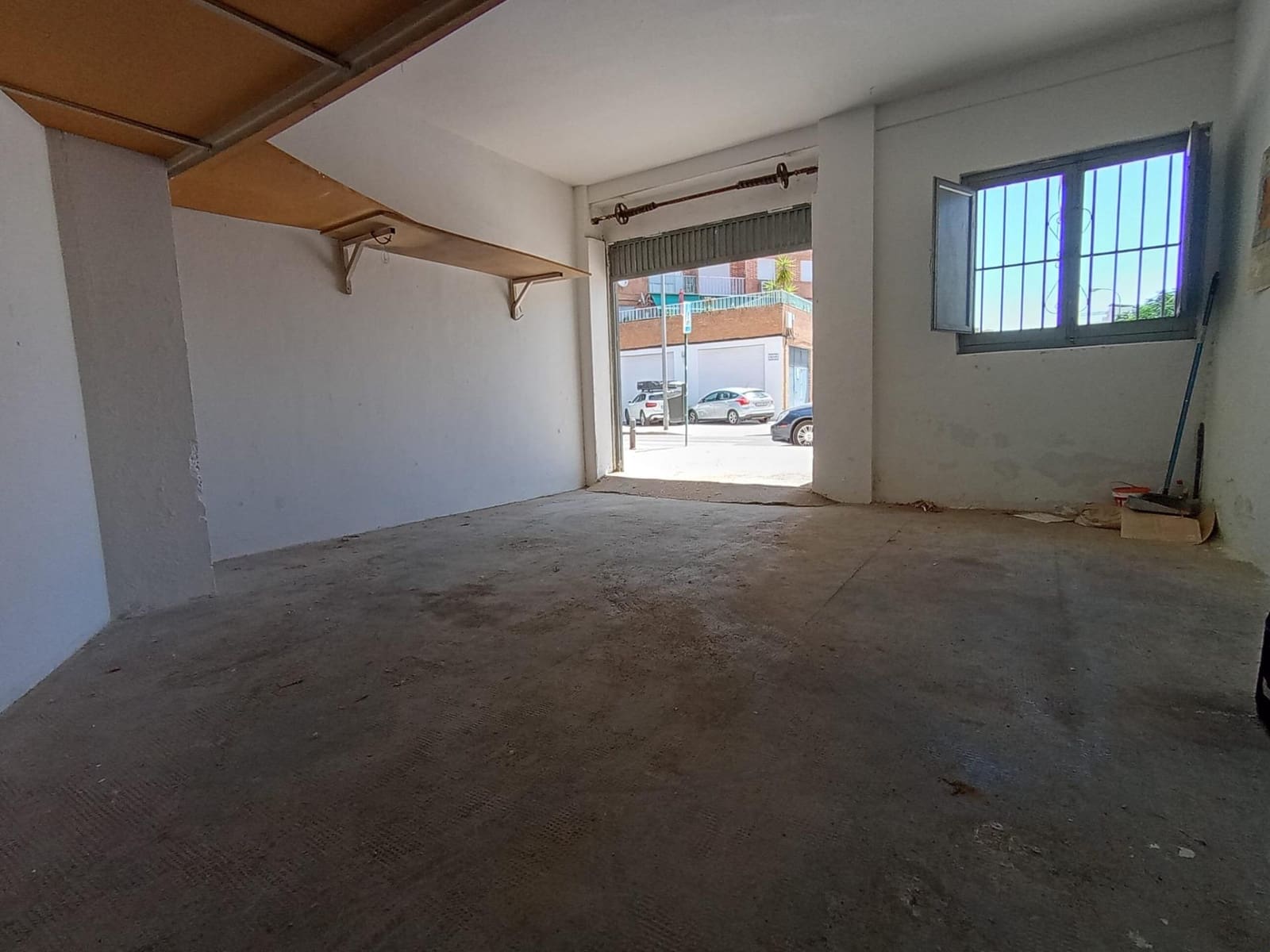 Kommersiell til salgs i Granada by - € 59 999 (Ref: 9954346)