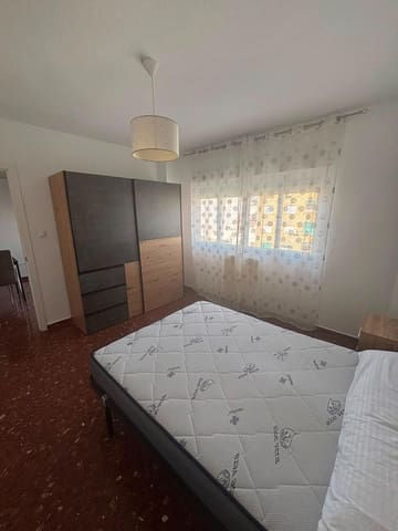 3 bedroom Flat for rent in Zaidin, Granada city with garage - € 820 (Ref: 9959922)
