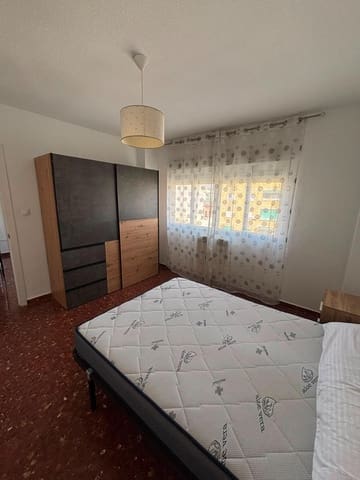 3 bedroom Flat for rent in Zaidin, Granada city with garage - € 820 (Ref: 9959922)