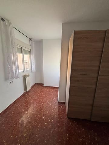 3 bedroom Flat for rent in Zaidin, Granada city with garage - € 820 (Ref: 9959922)