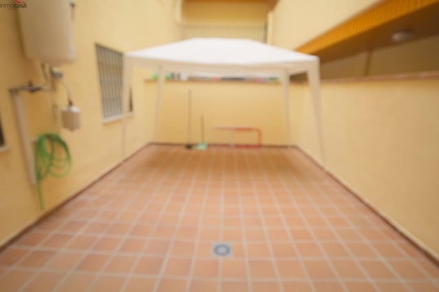 2 soverom Leilighet til leie i Ogíjares med garasje - € 650 (Ref: 9963229)