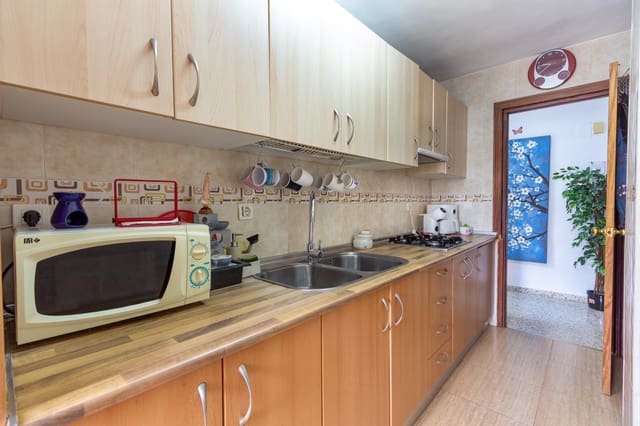 Piso de 3 habitaciones en Granada ciudad en venta - 115.000 € (Ref: 9973438)