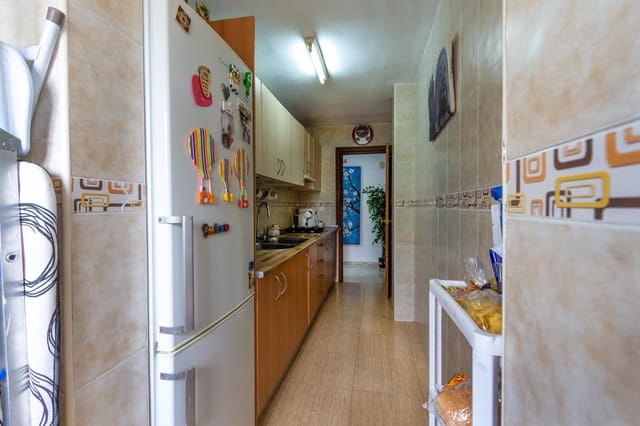 Piso de 3 habitaciones en Granada ciudad en venta - 115.000 € (Ref: 9973438)